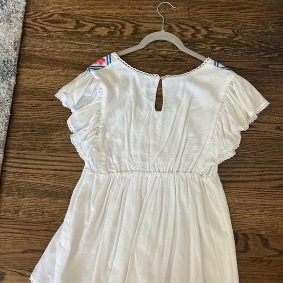 J. Marie Flutter Sleeve Embroidered Top - Picture 2 of 3